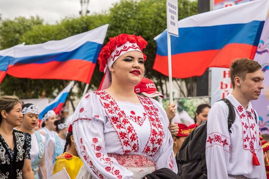…а также способствуют межрегиональным и межгосударственным обменам