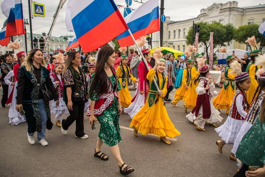 Пора поспешить: через несколько минут состоится открытие Дня России