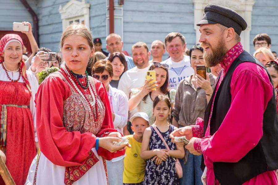Дружка жениха — единственный, кто уполномочен вести переговоры в этот момент