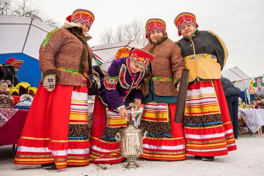 Команды со всей Курганской области растапливают самовары…