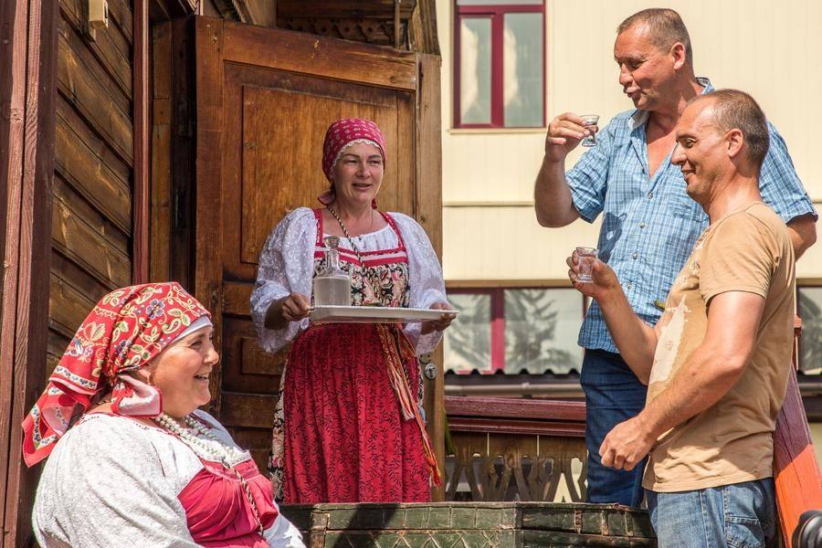 Только подношение способно поднять дух бравых помощников