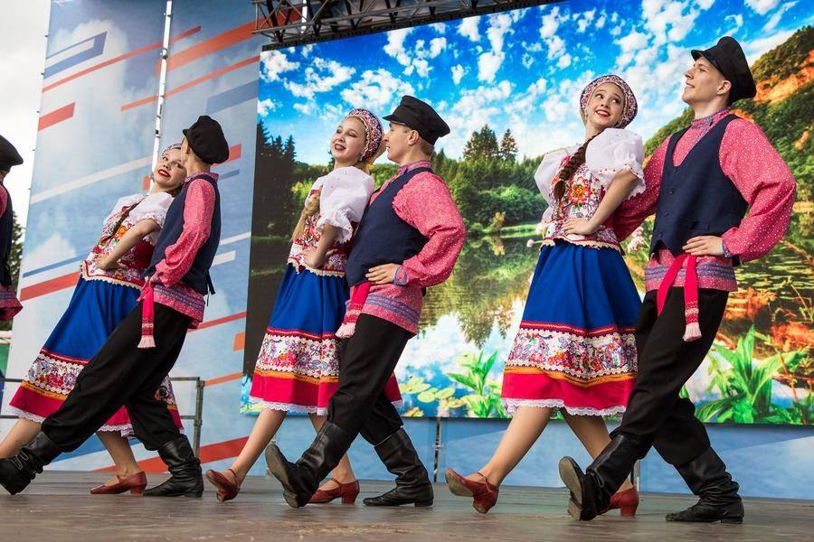 И снова встречаем «Метелицу» с очередным мини-спектаклем