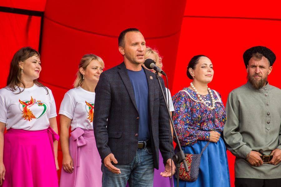 Глава Одесского района Евгений Журавлев желает всем провести день незабываемо