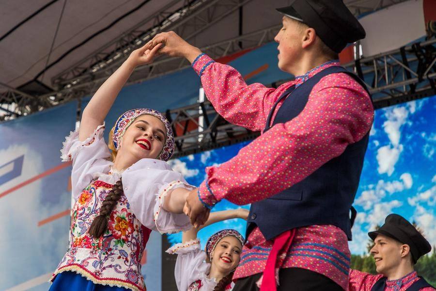 Плясовая «Поулошная» никого не оставляет равнодушным, включая артистов