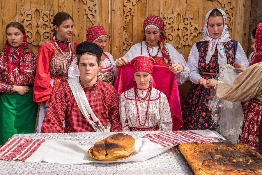 Именно так девушка сможет показать всем, что теперь она замужем