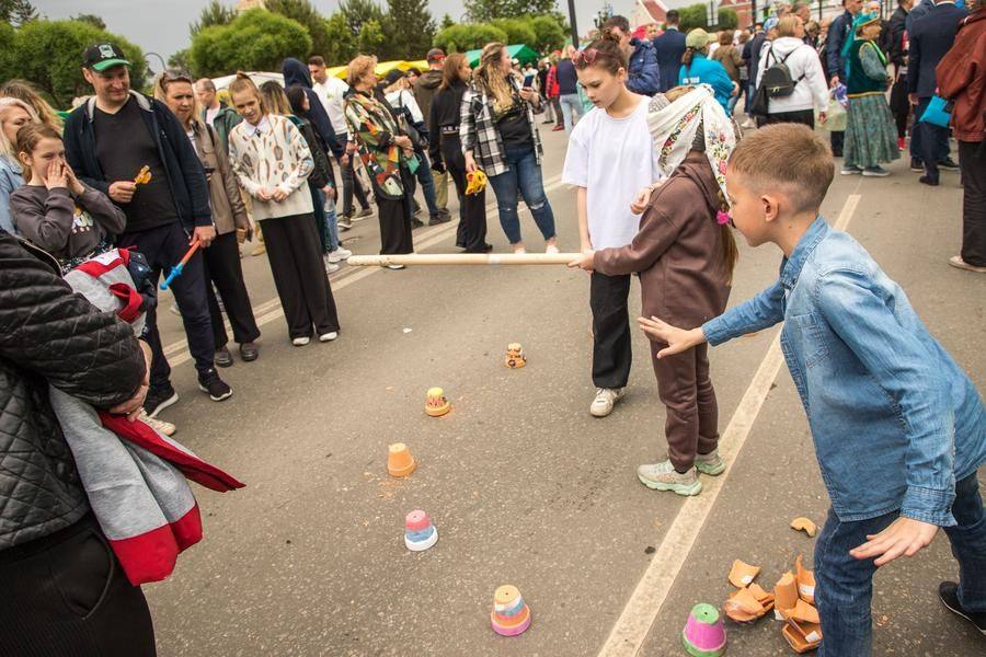 Национальные игры легко собирают желающих попытать счастья