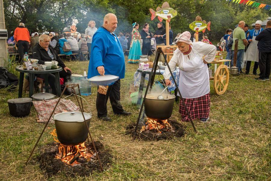 Горят костры гастрономического конкурса «Уха по-одесски»