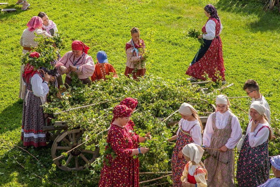 Для фестиваля березок запасено с избытком