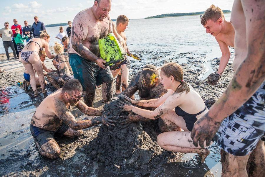 Командам предстоит похвастаться своими башнями из весьма капризного материала