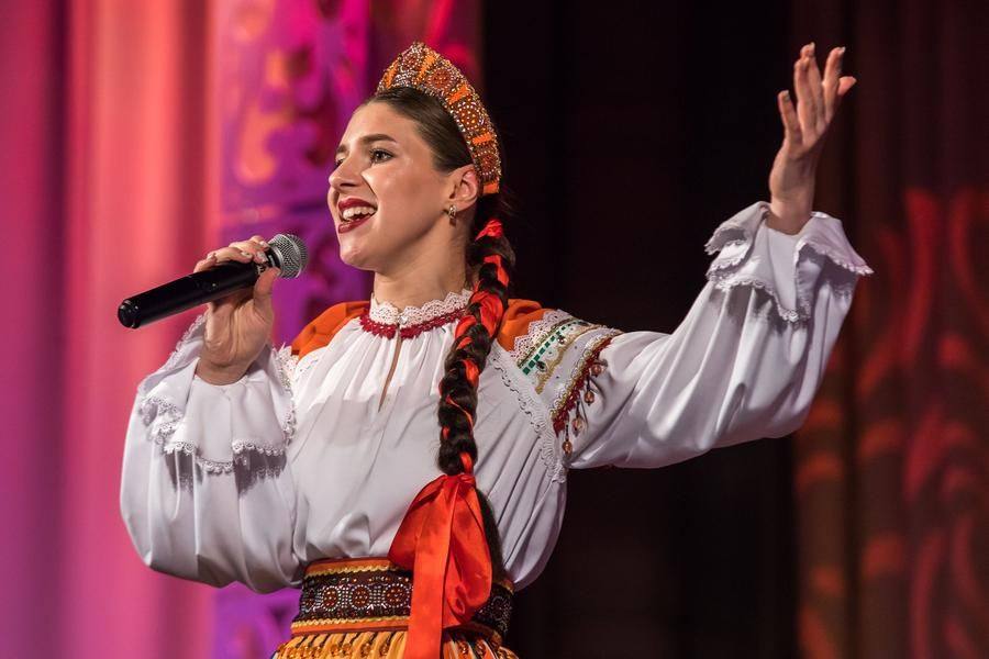 …а солирует Елизавета Метинёва