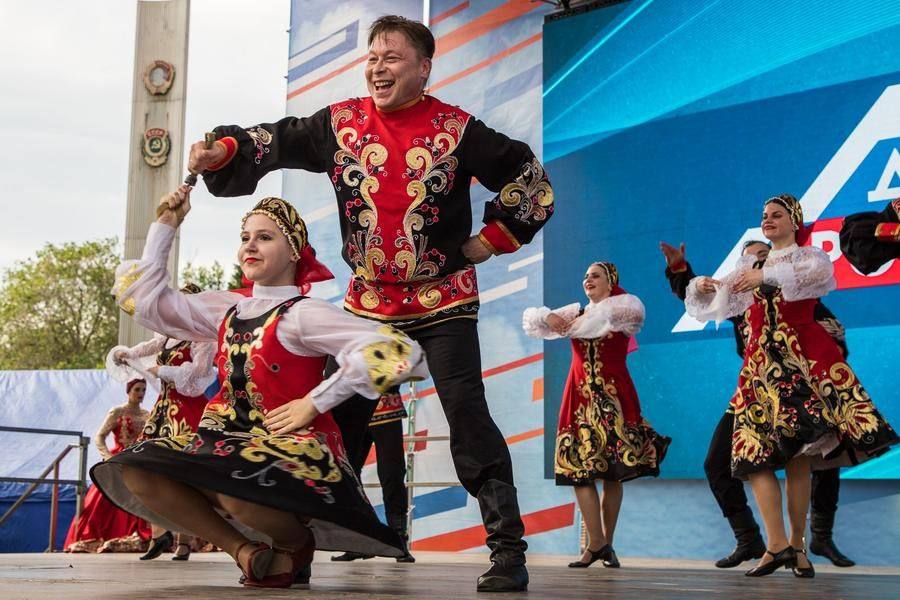 Вместе со взрослыми выступают воспитанники детской студии «Рушничок»