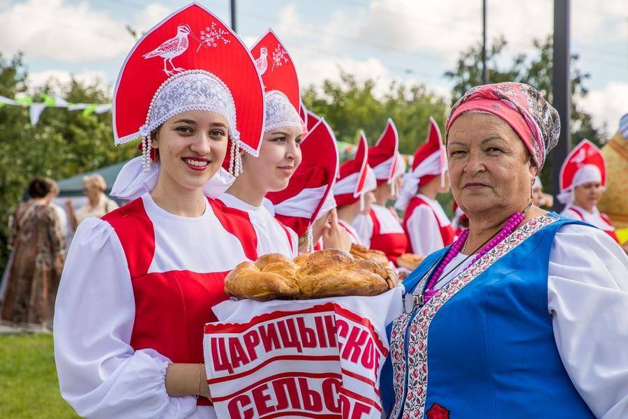Колонна должна появиться с минуты на минуту