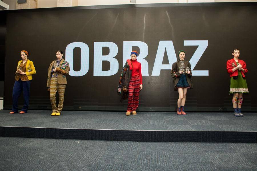 Поддержать чемпионат таким образом решили артисты Театра мод «Образ»