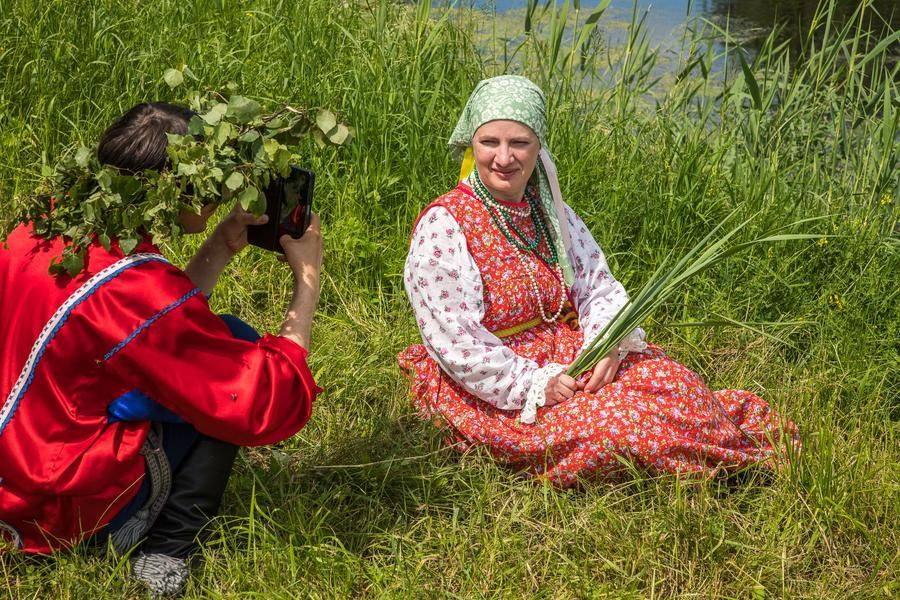 Отведав верещагу, участники хороводов делают памятные снимки…