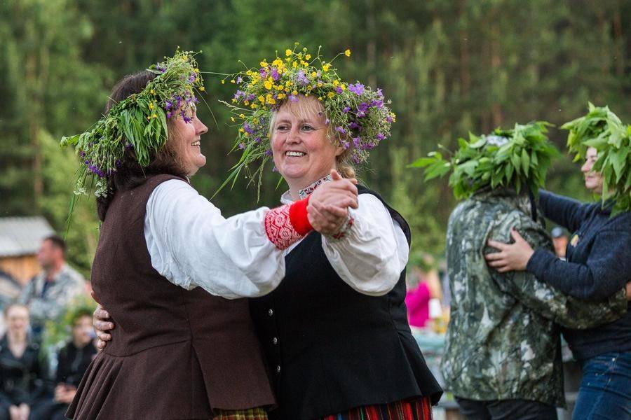 Предки верили, что пляски в ночь Лиго делают землю плодородной
