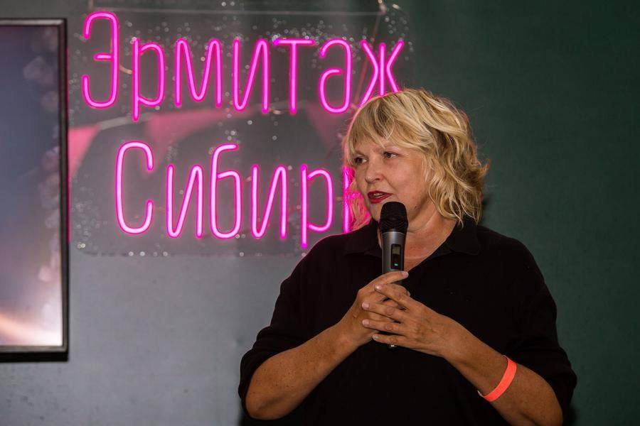 Спикер — Марина Тимофеева, профессор кафедры «Дизайн костюма» ОмГТУ