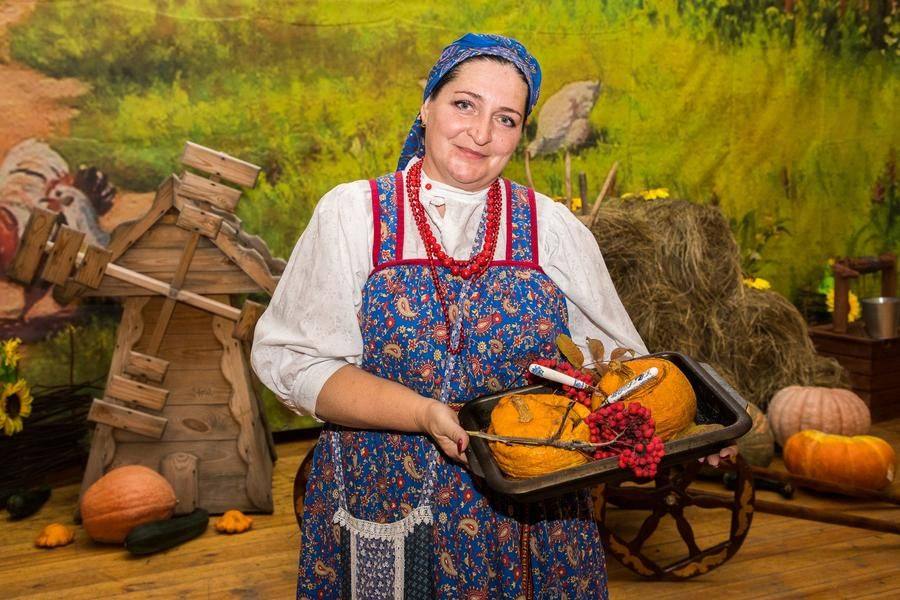 Встречают здесь исключительно тыквенными блюдами