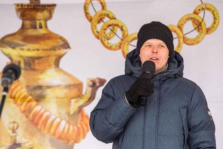 Илья Николаев, председатель регионального отделения РГО, благодарит соорганизаторов и собравшихся