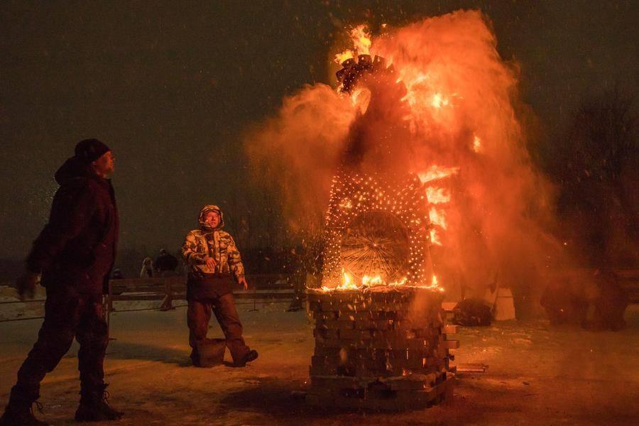Трюк с опилками повторяется неоднократно