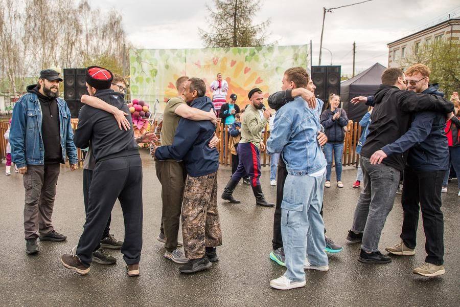 Кто бы ни стал победителем, состязание обязательно завершится братанием