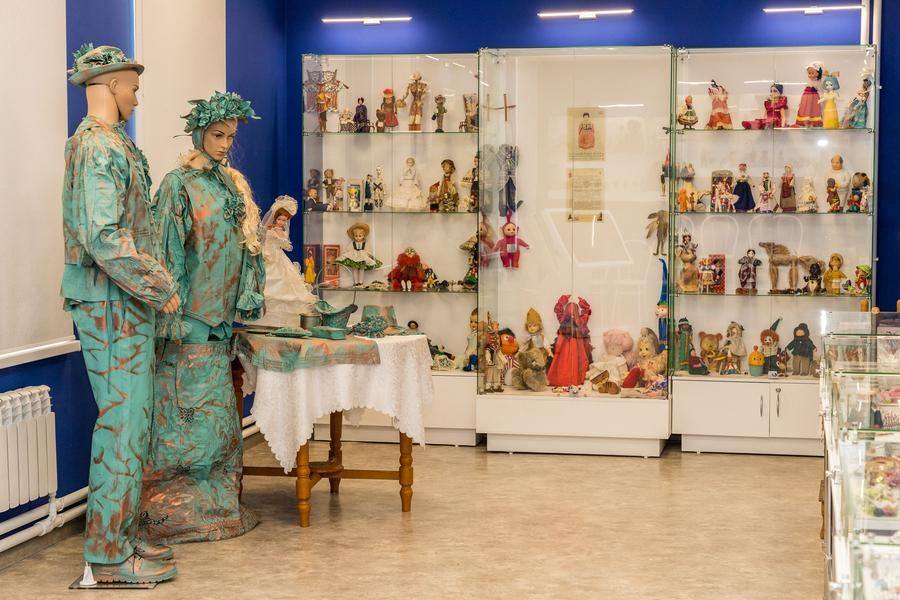 Второй этаж знакомит и с другими людьми искусства региона