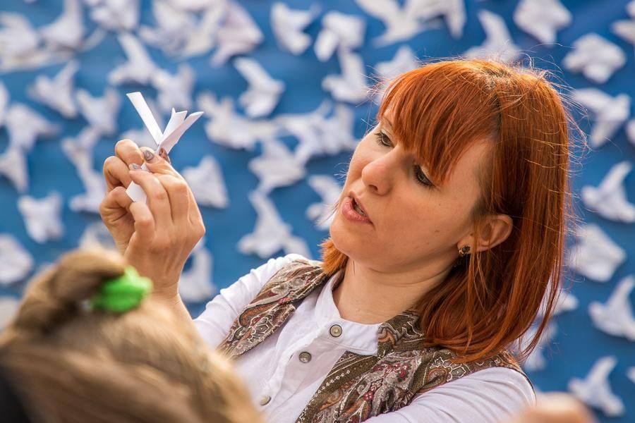 Тем временем на аллеях продолжают работу мастер-классы