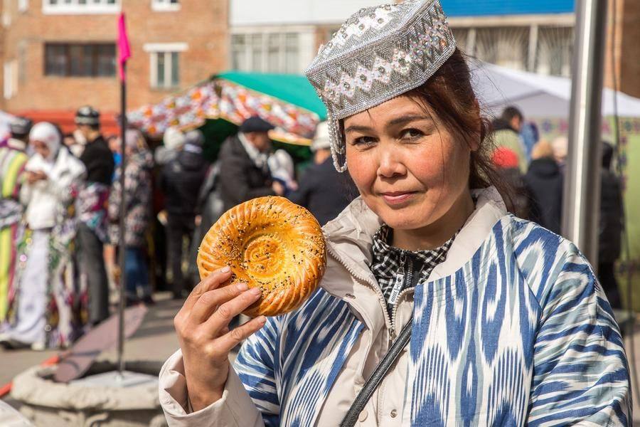 Ну а пару вкуснейших узбекских лепешек стоит захватить с собой домой