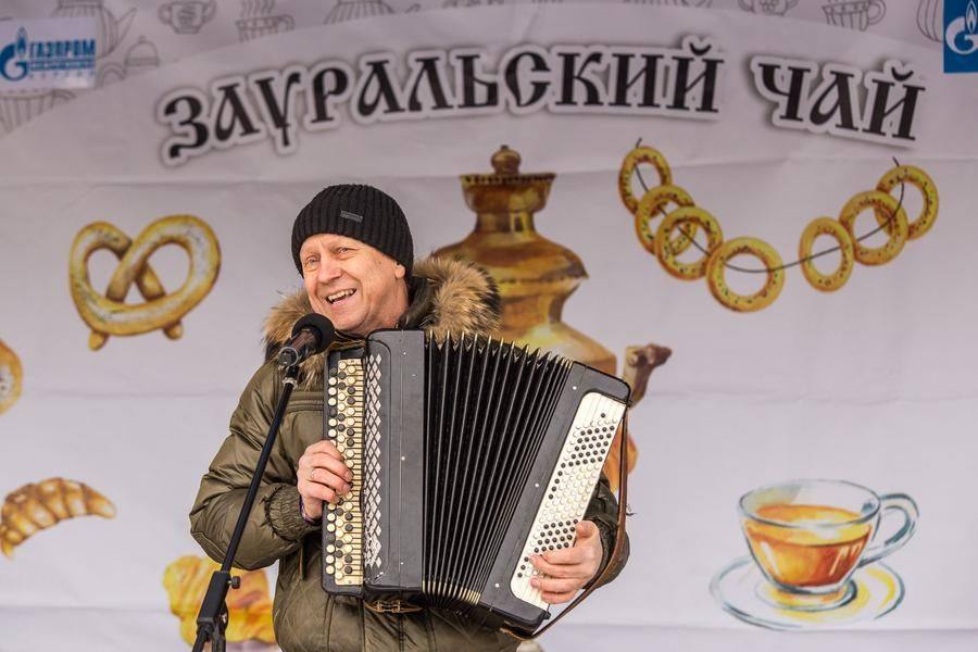 Но не так-то просто сделать выбор между дегустацией и озорными частушками!