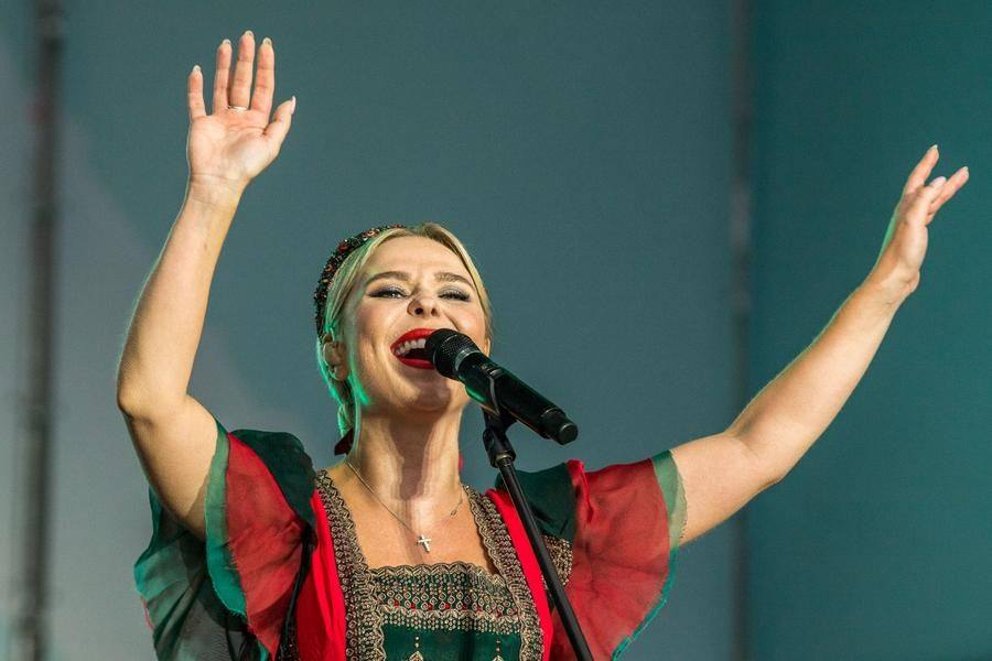 Мотив припева «Эйда-ла-райда» запоминается моментально