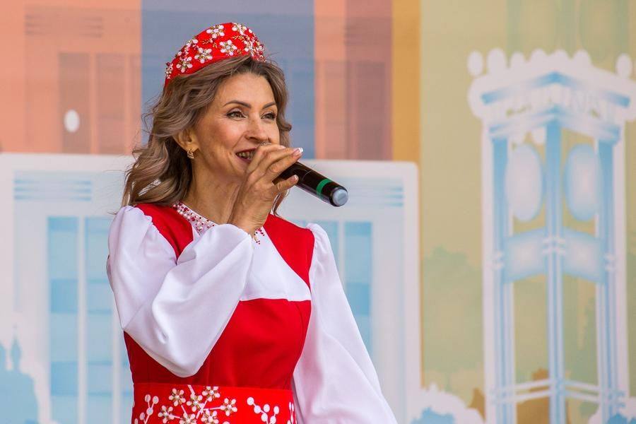 А теперь все приглашаются на Фестиваль калача!