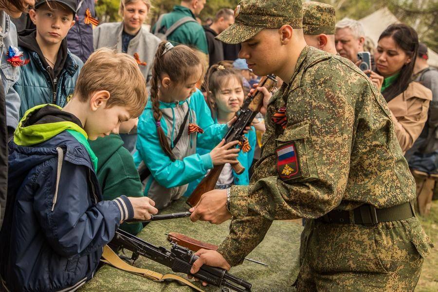 Многолюдно и на просветительских площадках силовых структур