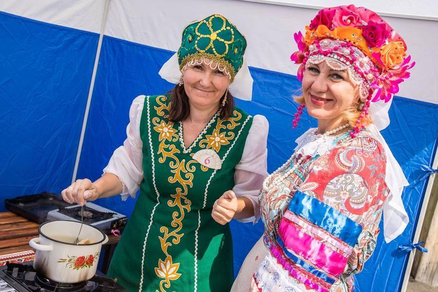 Впрочем, продуктивнее думать не о конкуренции, а о тех, кто будет трапезничать!
