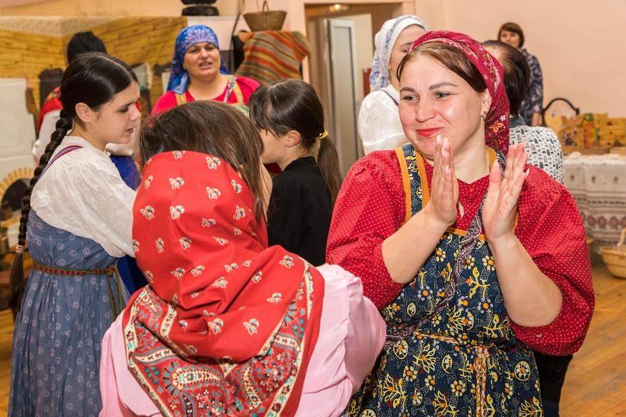Объявлена народная игра: знатоки фольклора приглашают гостей в круг