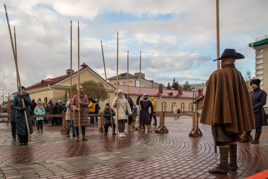 Здесь занимаются пикинеры