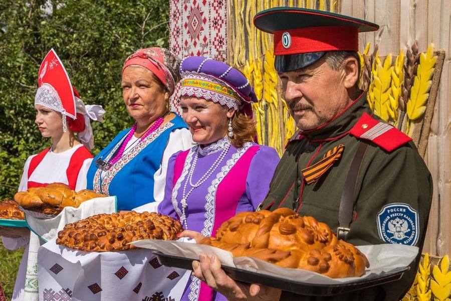 Но не нужно их сравнивать — нужно просто восхищаться каждым в отдельности