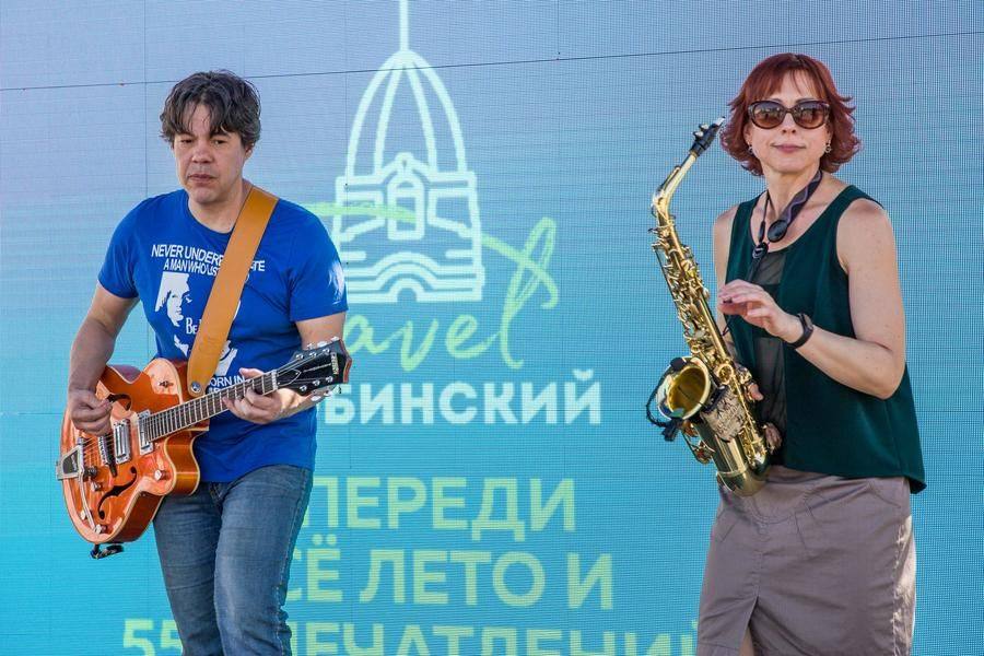 Дуэт Jazz Moment прекрасно знает, как завести публику