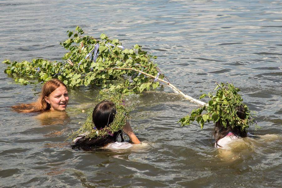 Под палящим солнцем полностью окунуться в воду даже приятно