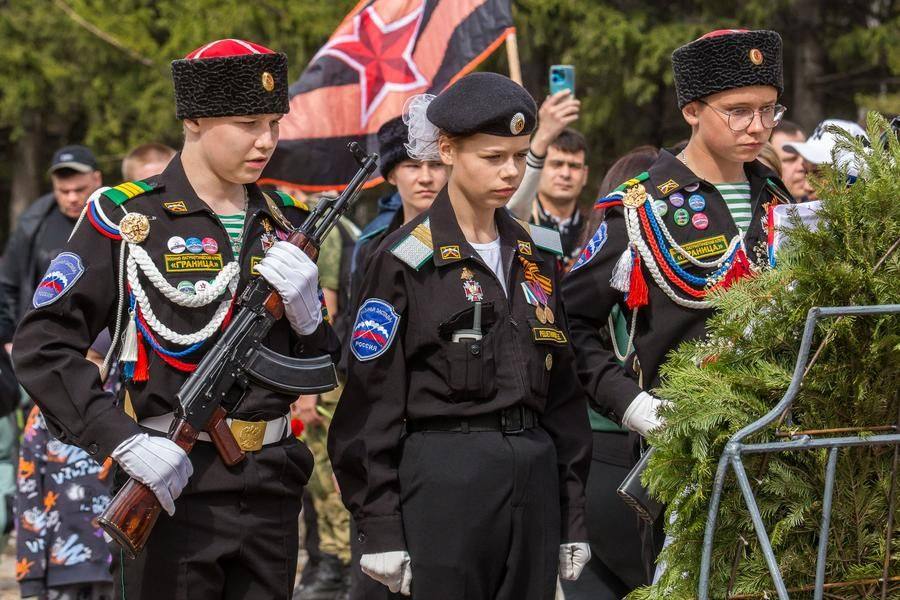 Инициатива вахты памяти принадлежит патриотическим молодежным организациям