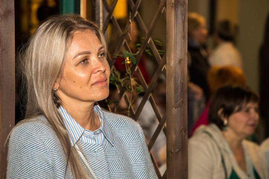 Проникновенное исполнение заставляет жадно впитывать каждую ноту