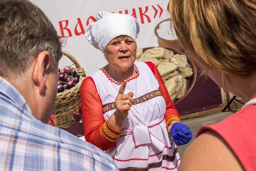 Галина Худорожко из Лагушинского СДК знает о своем кулинарном шедевре все
