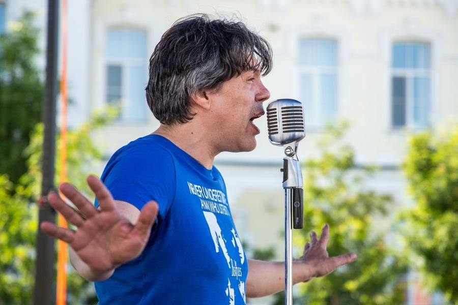 Проникновенный вокал пробирает до мурашек
