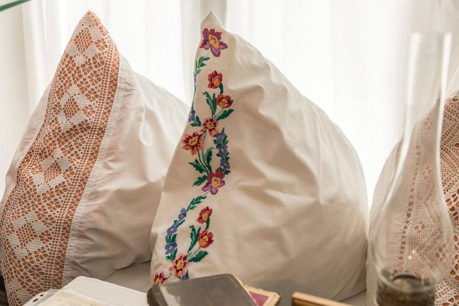 Схемы рисунков передавали младшим поколениям, обучая девочек домашним ремеслам