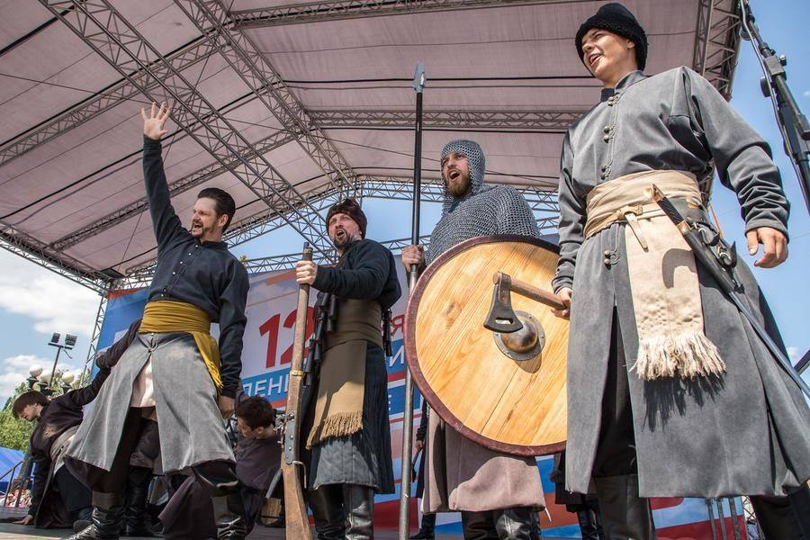 Яркая хореографическая постановка посвящена истории родного края