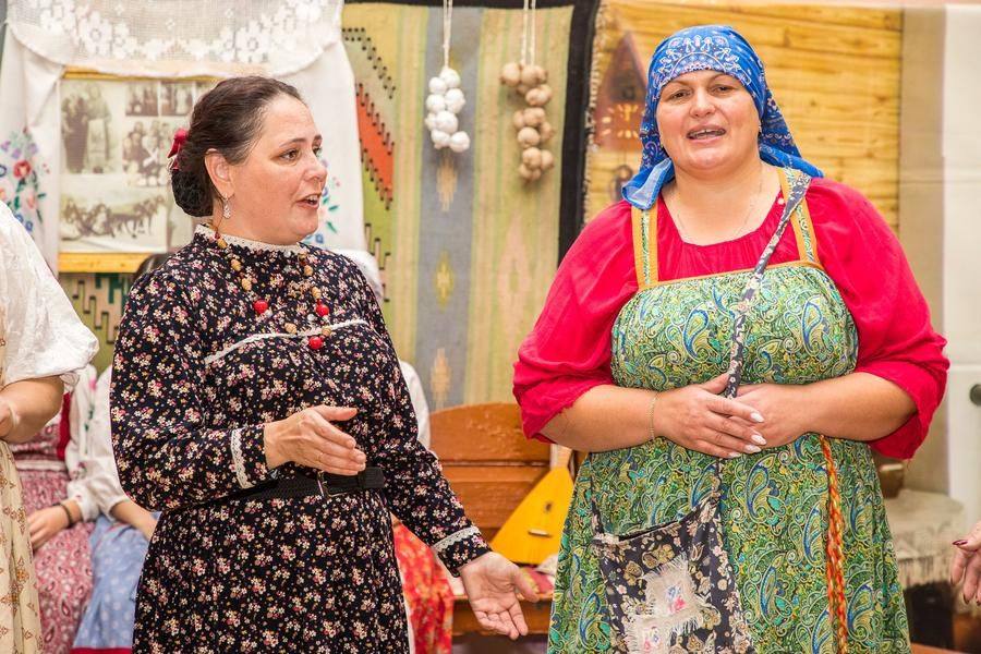 Программа завершается православным песнопением «Многолетие»