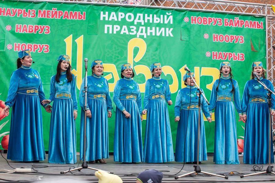 Татарский ансамбль «Ляйсан» представляет номер «Утренняя песня»