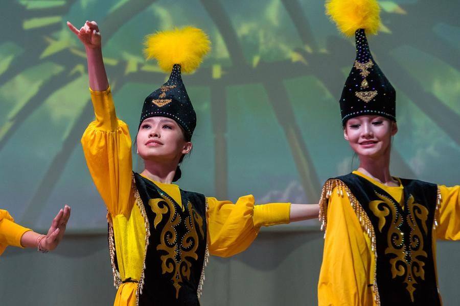 Костюмы позволяют безошибочно определить страну происхождения постановки