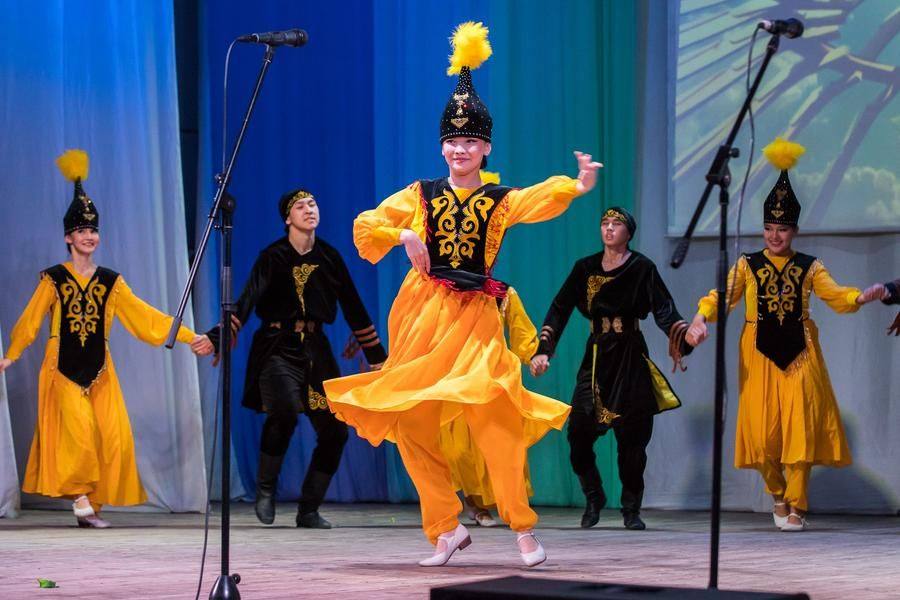 Кручения и хоровод ставят эффектную точку в хореографической программе концерта