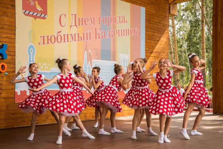 Повеселиться предлагает коллектив «Экспромт» Центра детского творчества (ЦДТ)