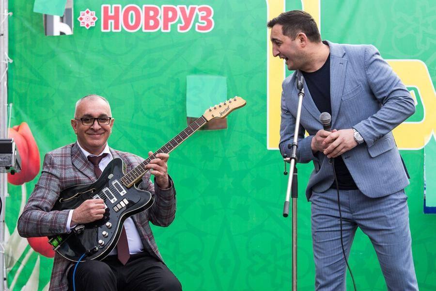 Если улыбаются музыканты, обязательно улыбнутся и зрители!