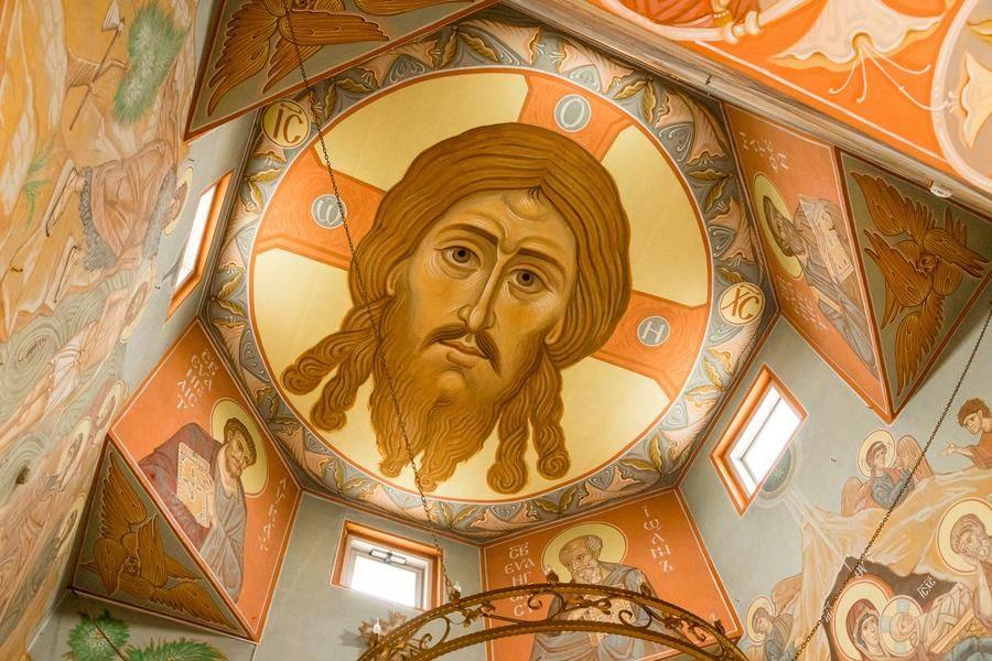 Краски фресок имеют особый состав: эти росписи не только красивы, но и долговечны